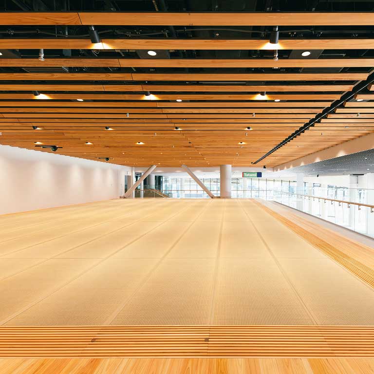 Tatami is a tatami-floored space spanning approximately 100 tatami mats, where relaxation and experiences blend seamlessly.